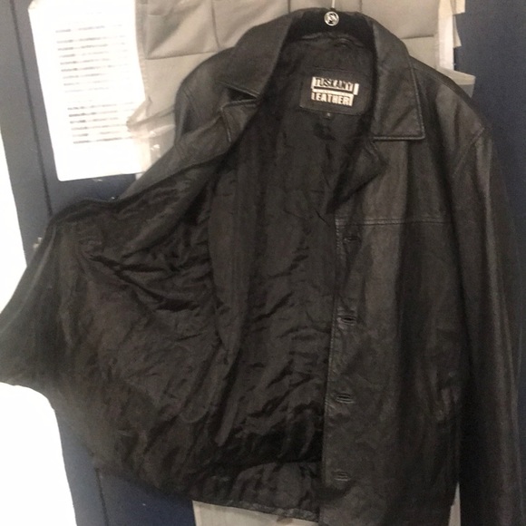 Leather jacket - Picture 3 of 3